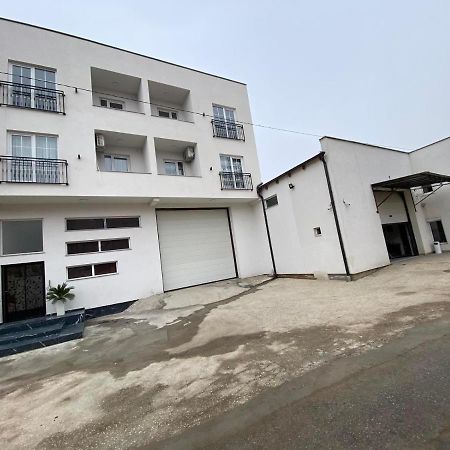 White Apartments Kosovo Polje エクステリア 写真