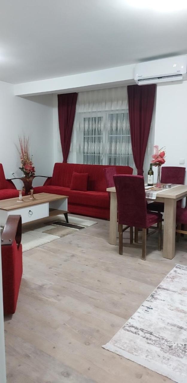 White Apartments Kosovo Polje 部屋 写真